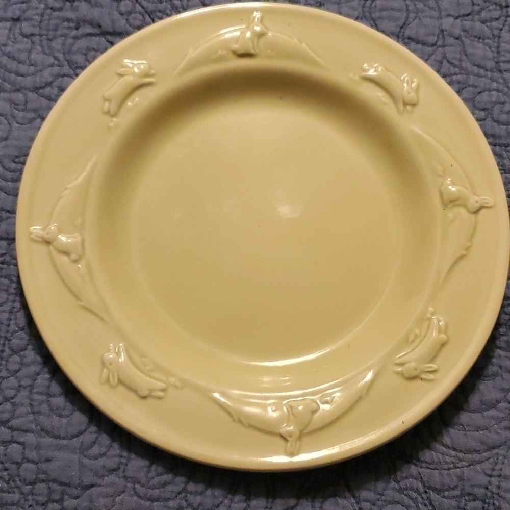 𝅺EASTER Bunny Plate by Hallmark